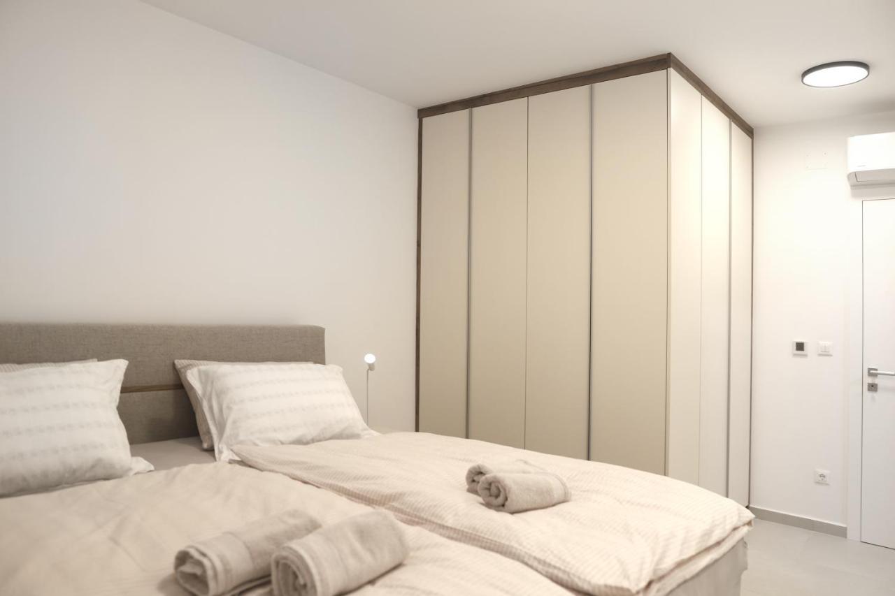 Brand New Apartment With Private Pool 니바이스 외부 사진