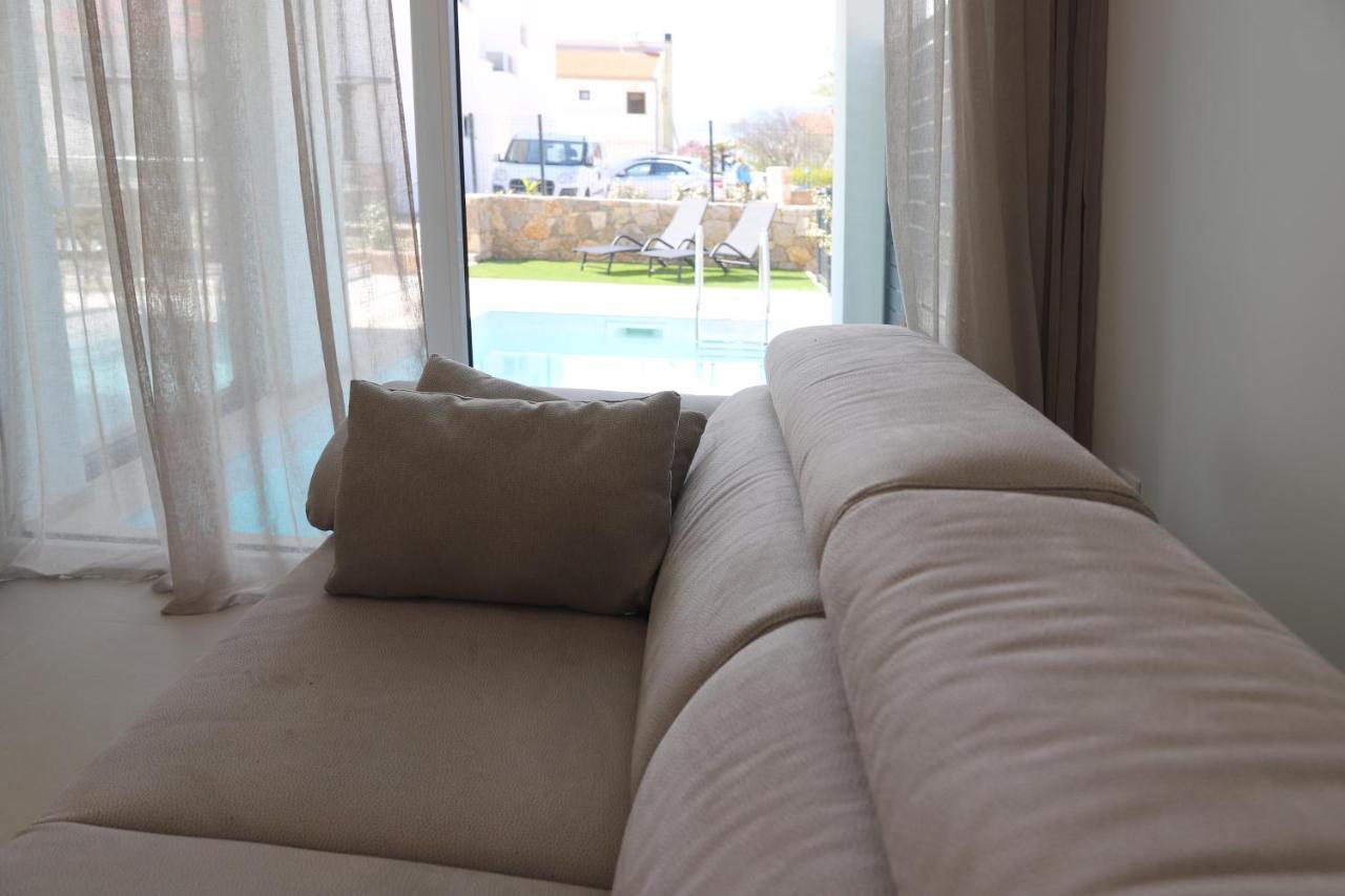Brand New Apartment With Private Pool 니바이스 외부 사진